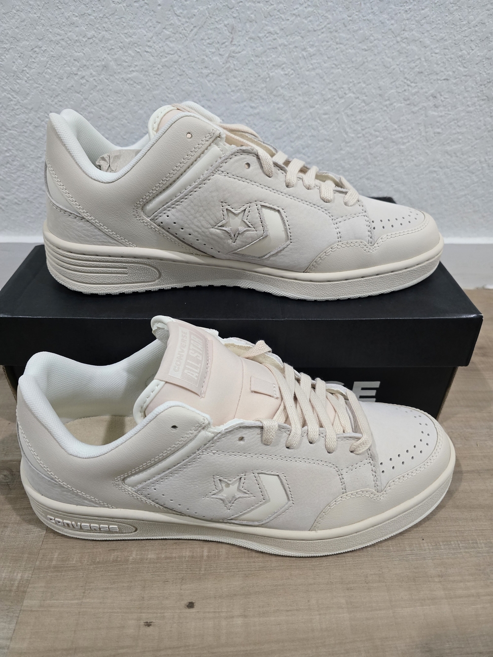Converse Weapon Men’s Pro Leather Low Top Sneakers in Light Cream